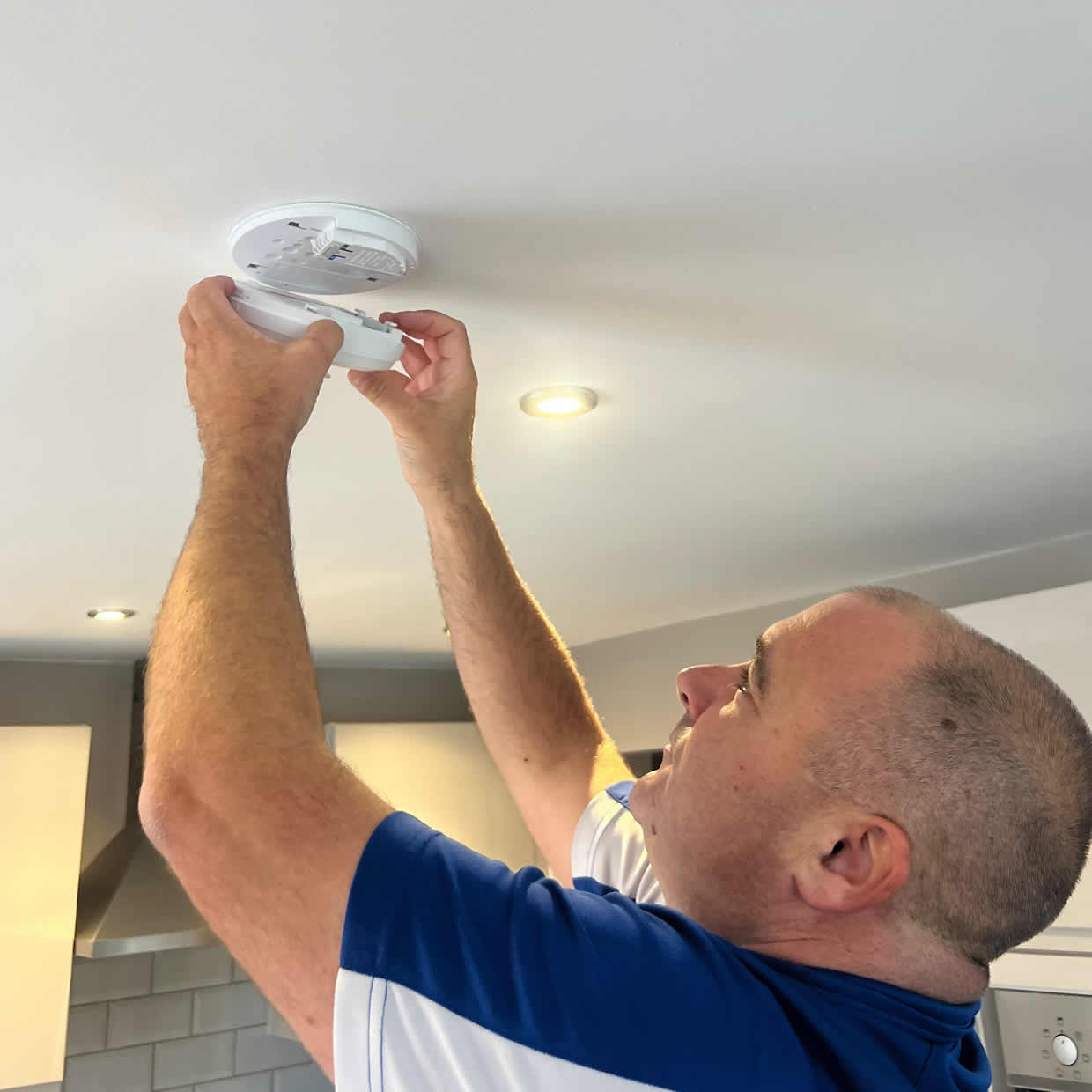 Local smoke alarm installer covering Wallasey
